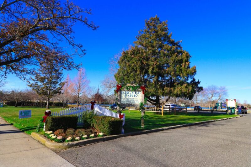 Walking around Argyle Park in Babylon Village NY