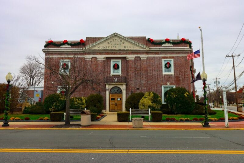 Historic & Holiday in Babylon Village NY Walking Tour